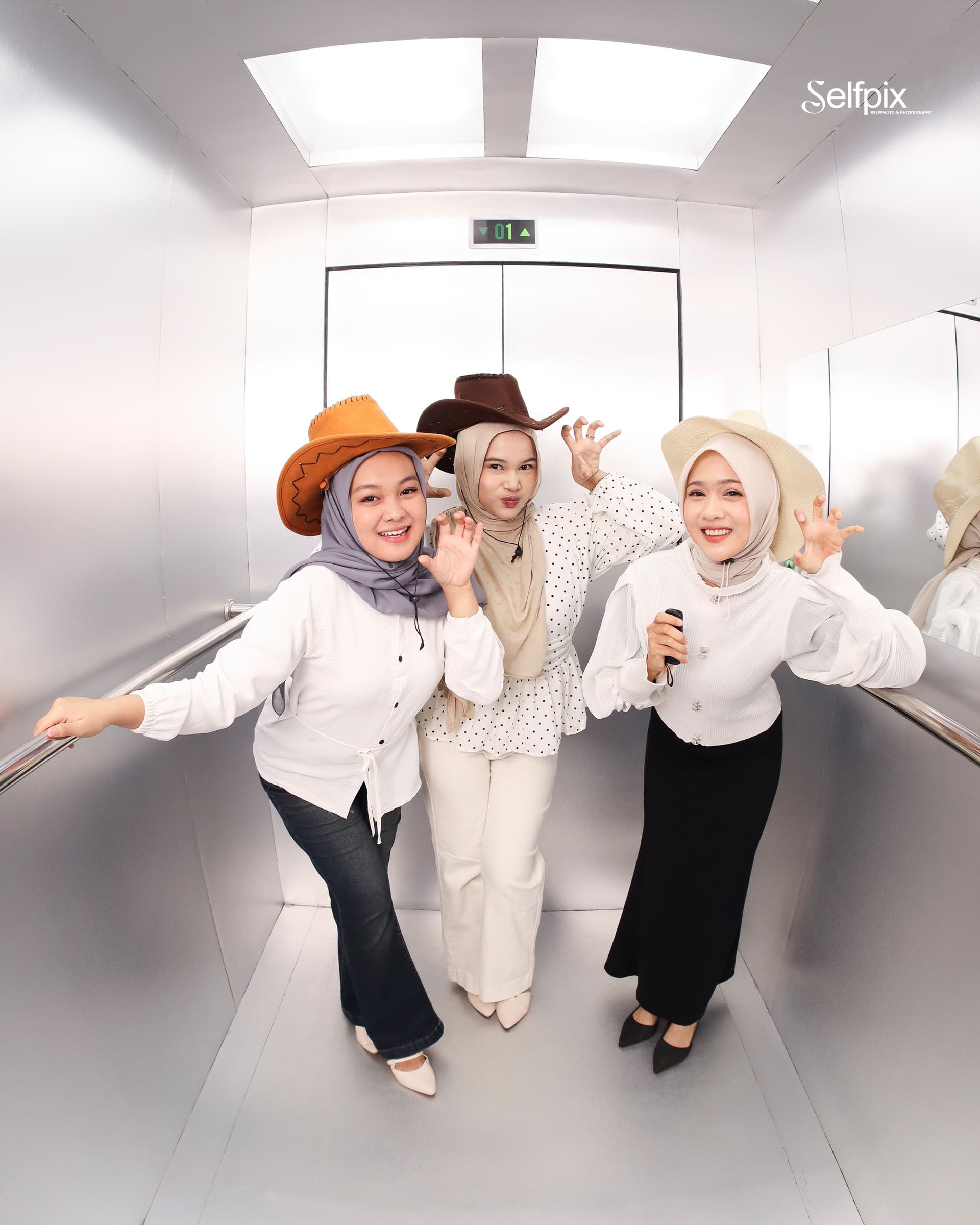 Selfphoto 3 Orang