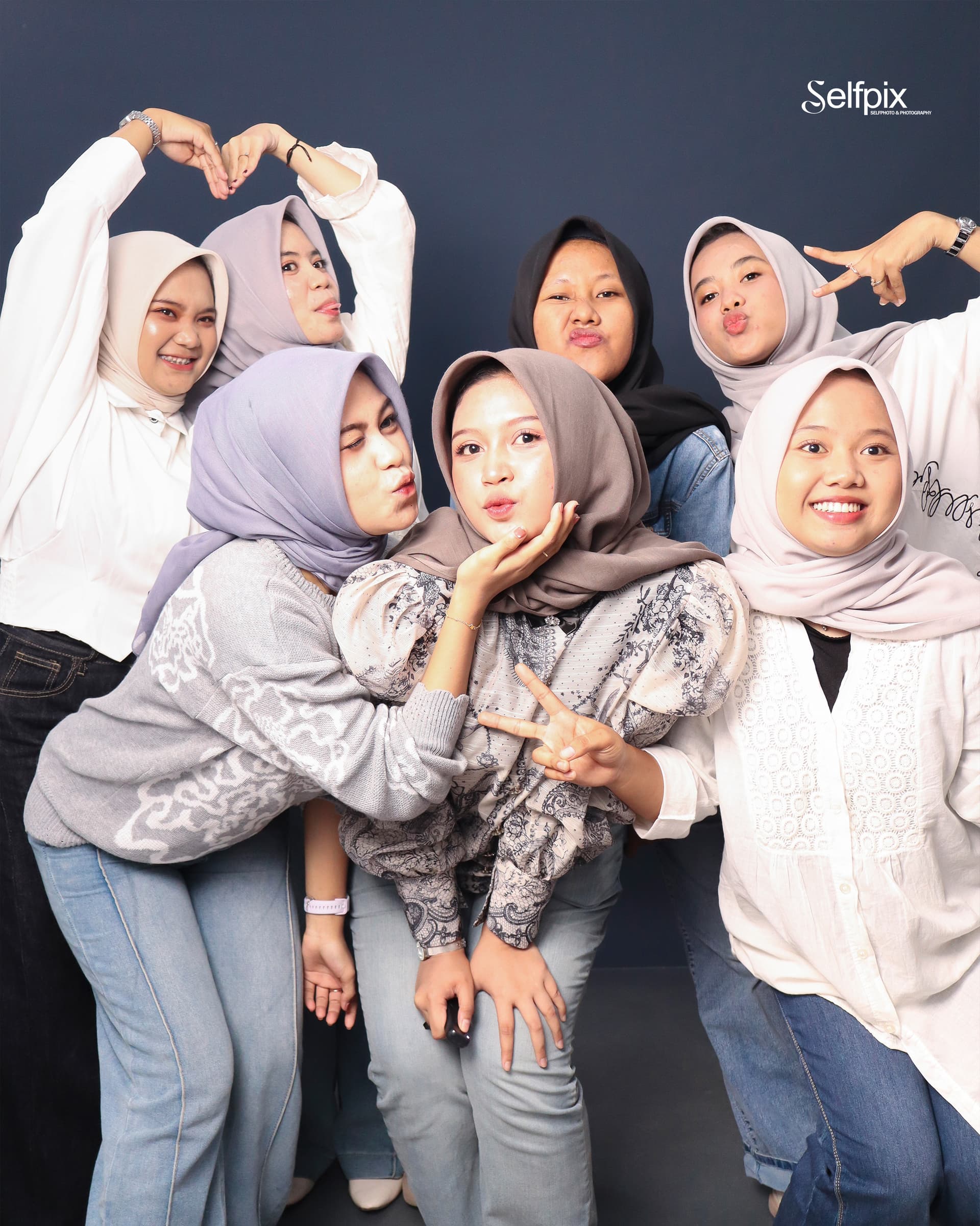 Selfphoto 7-8 Orang