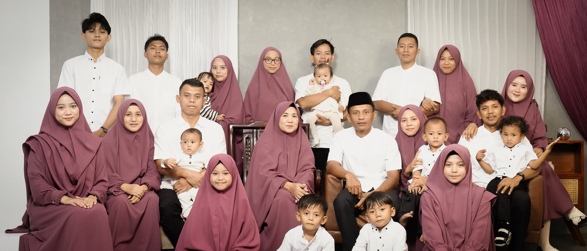 Max 25 Orang, Family