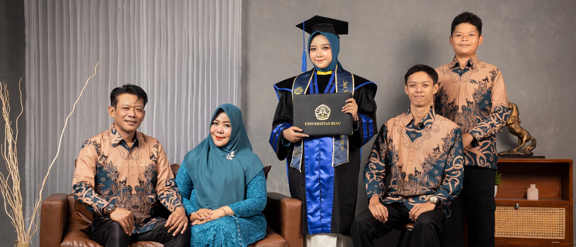 Max 6 Orang, Graduation