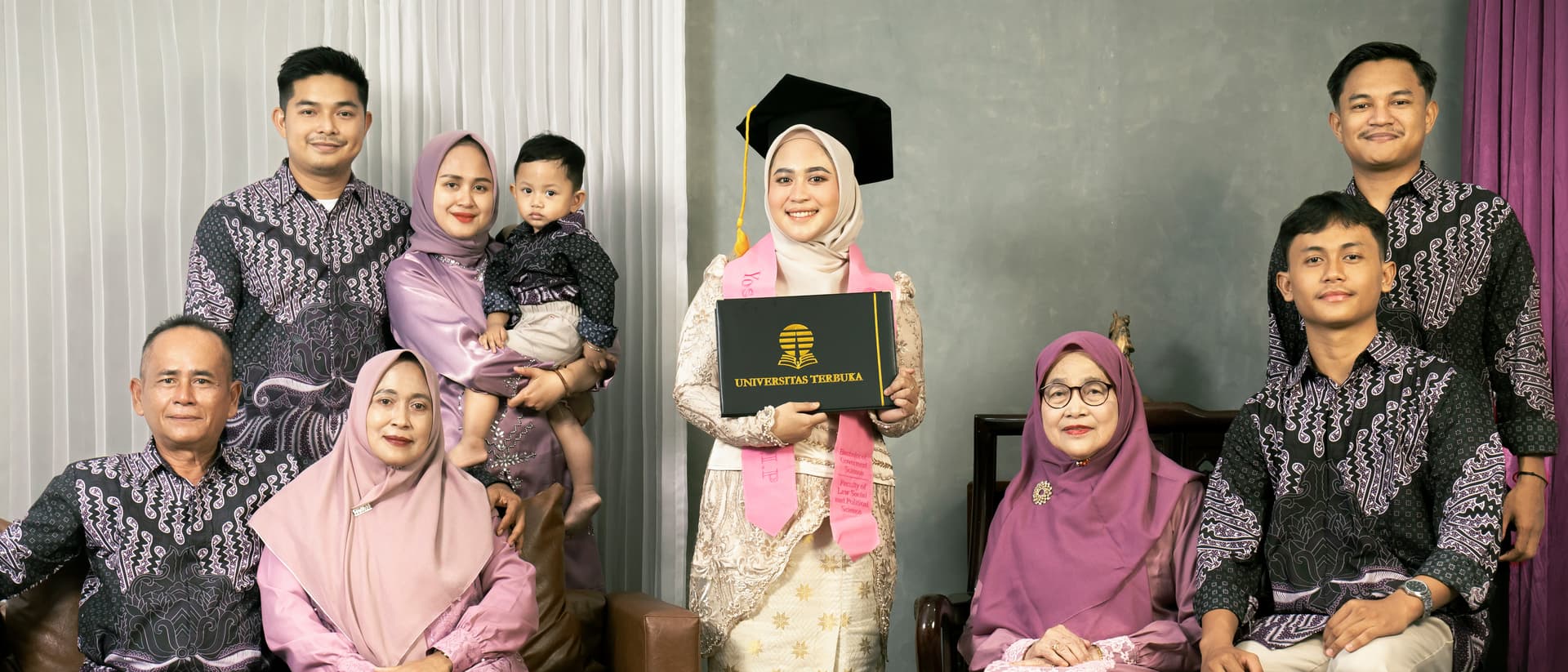 Max 10 Orang, Graduation
